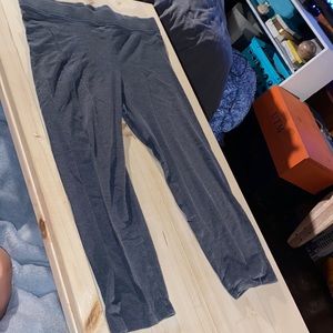 PINK Gray Capris leggings